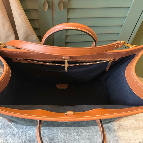 Gucci Tote-Discontinued! - Picture 4 of 14